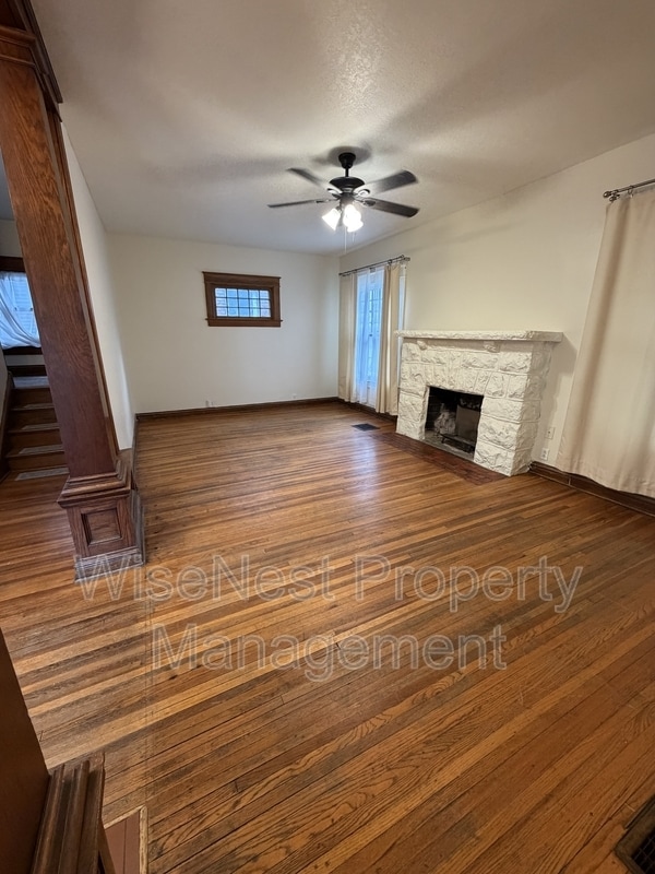Building Photo - 800 E 41st St