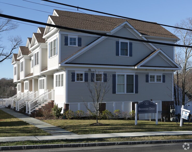 Primary Photo - Luxury Townhouses
