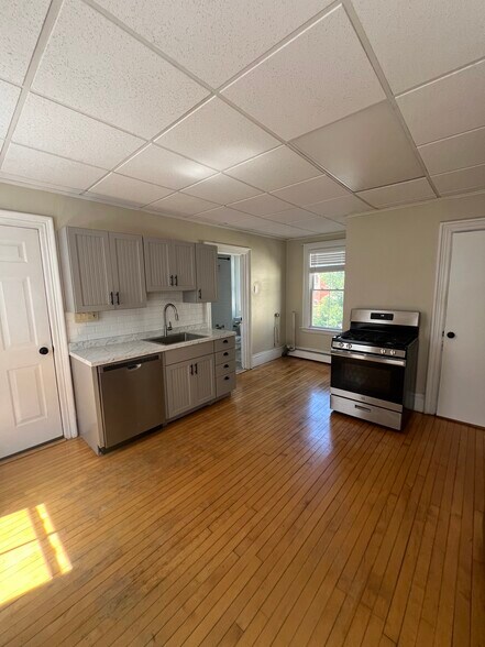 Updated kitchen with newer appliances - 130 Emery St