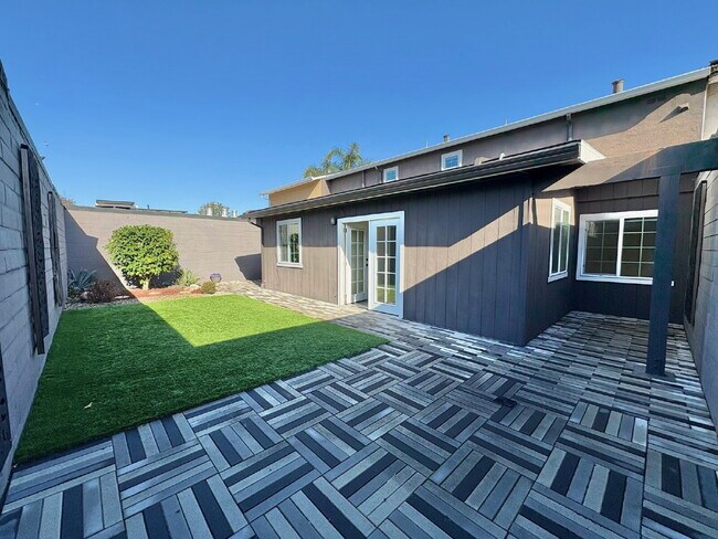 Building Photo - Spacious Single Family Home in Lakes & Birds Fremont