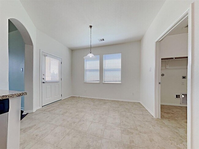 Building Photo - 30011 Saw Oaks Dr