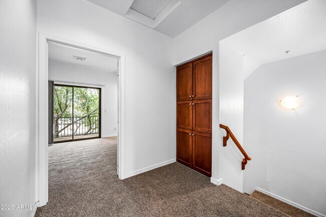 Building Photo - 4608 W Maryland Ave