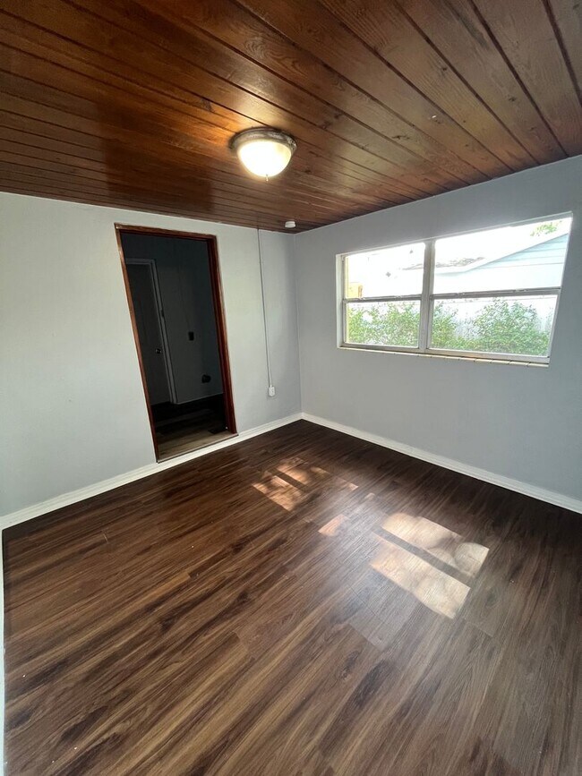 Building Photo - 538 Norfolk Cir