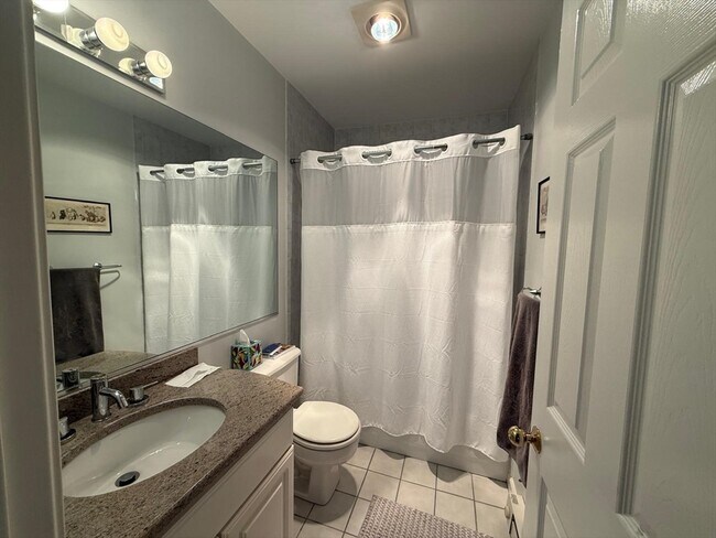 Building Photo - 184 Bishops Forest Dr