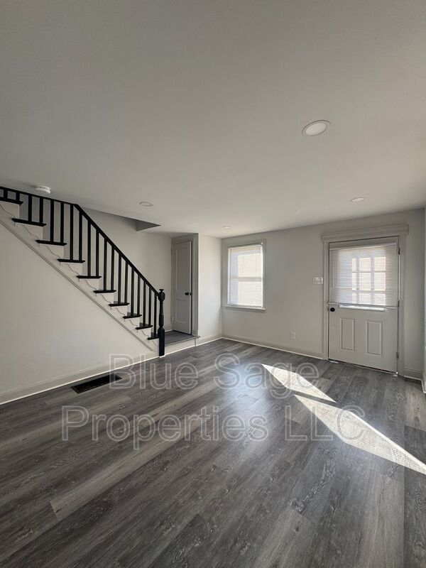 Building Photo - 1229 Wilson Dr