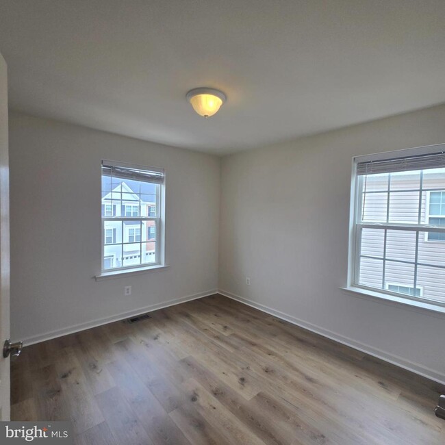 Building Photo - 7770 Dagny Wy
