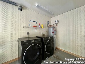 Building Photo - 8642 Fredericksburg Rd