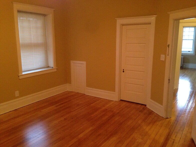 Building Photo - 441 Lyceum Ave
