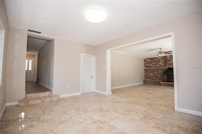 Building Photo - 5516 Sedgefield St