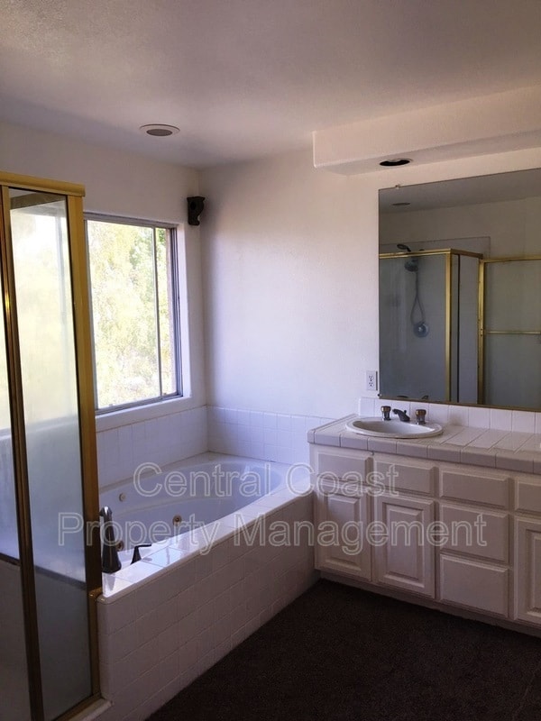 Building Photo - 19227 Sunridge Pl