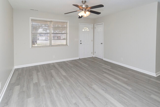 Building Photo - 156 Macon Rd