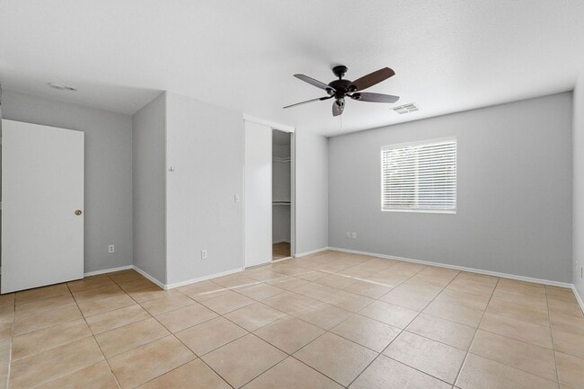 Building Photo - Johnson Ranch 3 Bedroom! Tile Throughout All Appliances!