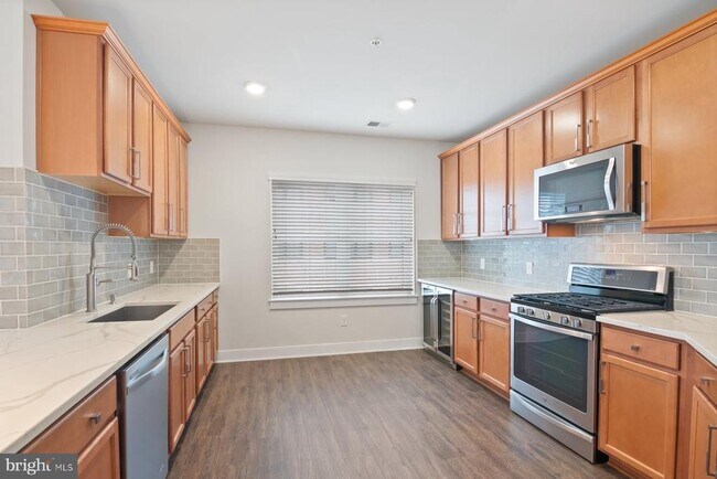 Building Photo - 2907 Bleeker St