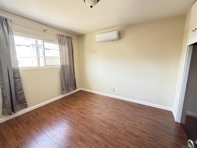 Building Photo - 4580 Hamilton St