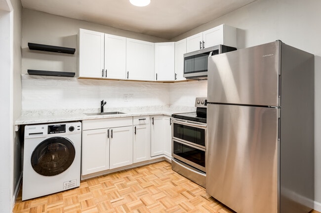 Building Photo - 1416 W Clarendon Ave