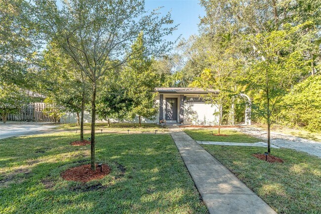 Building Photo - 7720 SW 59th Ct