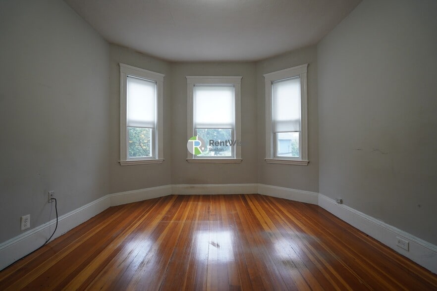 Building Photo - 15 Sumner St