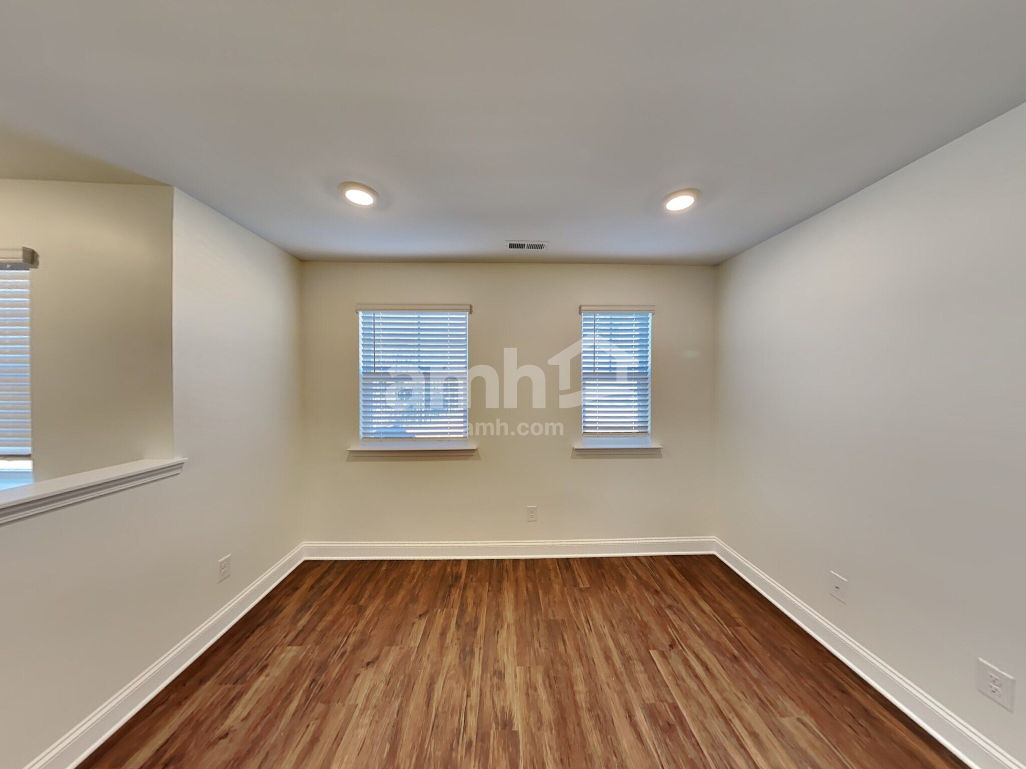 Building Photo - 606 Rivermist Dr