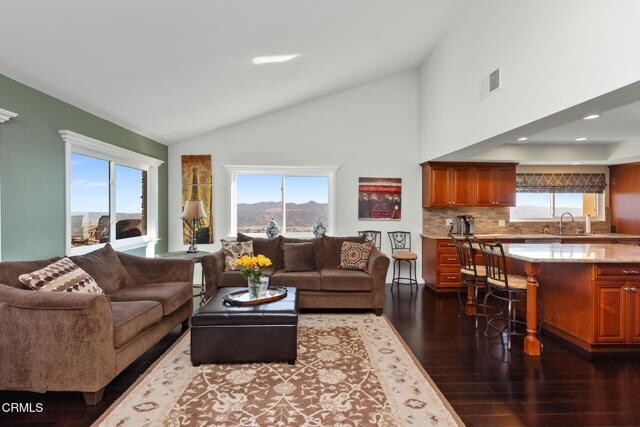 Building Photo - 1234 E Tujunga Ave