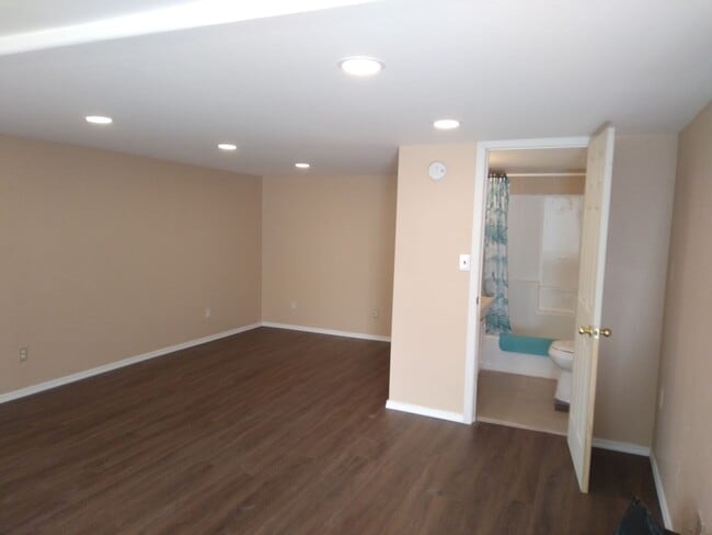 Building Photo - 3 Bed / 2 Bath Home + 1 bed / 1 bath Casita & work shop