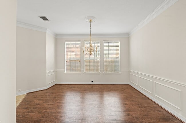 Building Photo - 5819 Brook Bend Dr