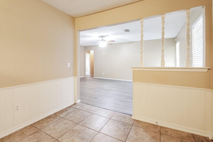 Building Photo - 1212 SE 11th St