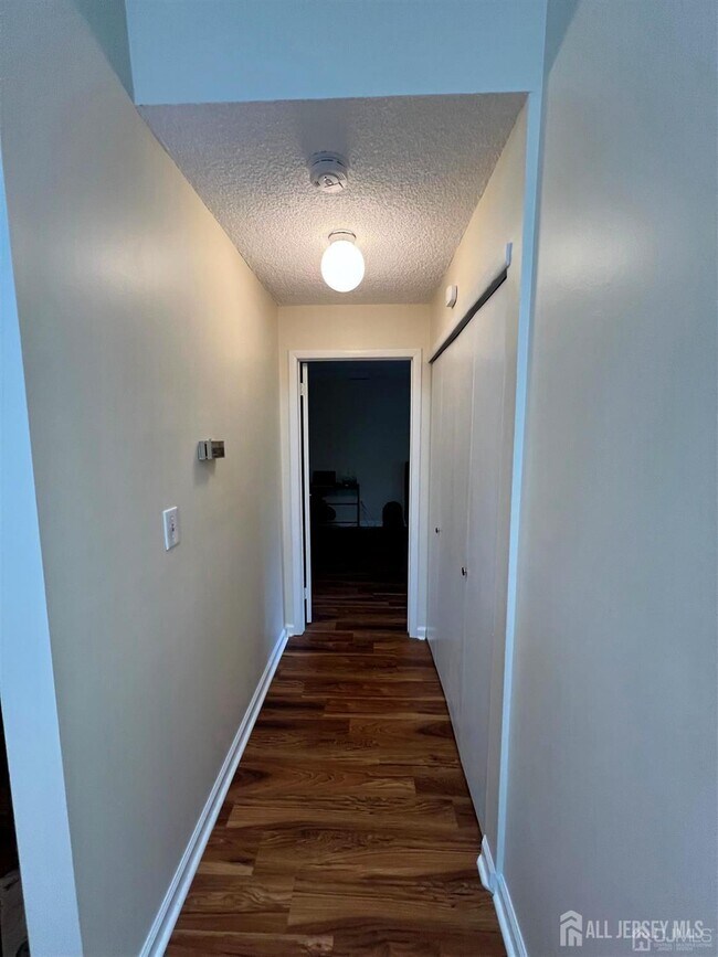 Building Photo - 2304 Aspen Dr