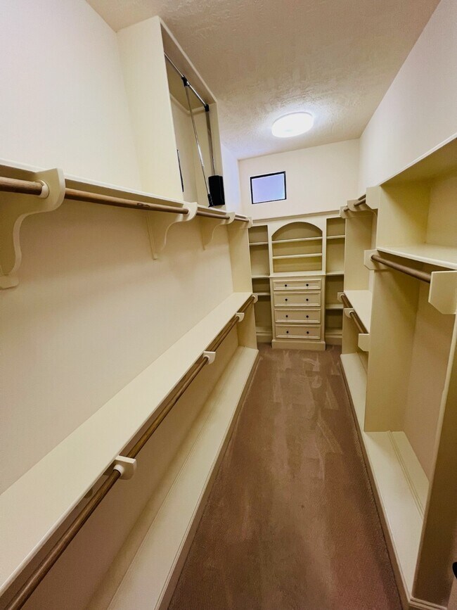 Building Photo - 4310 Floyd St