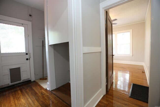 Building Photo - 3430 N Cypress St