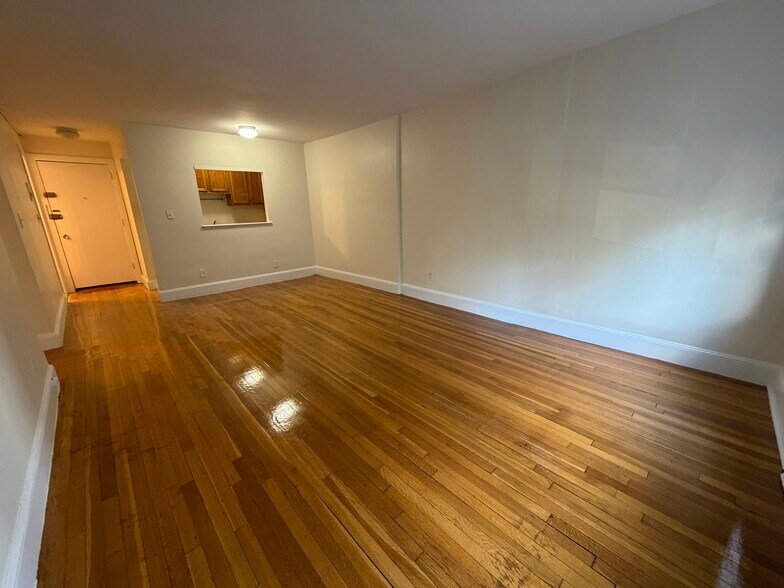 Building Photo - 306 Tappan St