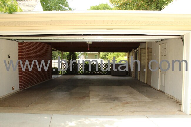 Building Photo - 4192 S Holloway Dr