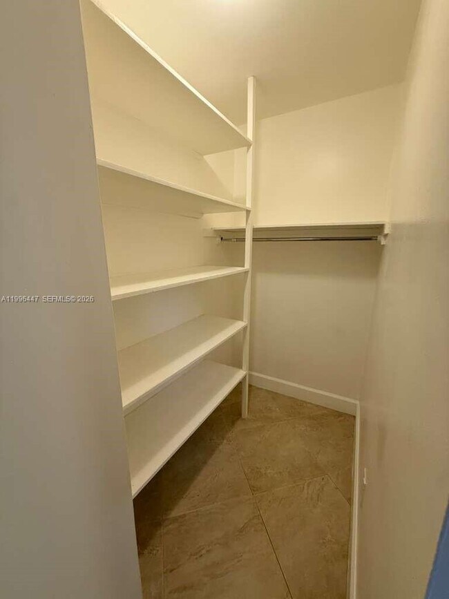 Building Photo - 325 NE 131st St