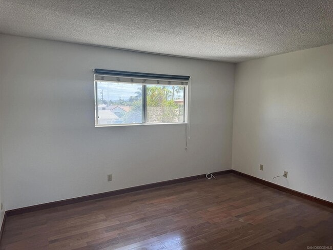 Building Photo - 4617 Kensington Dr