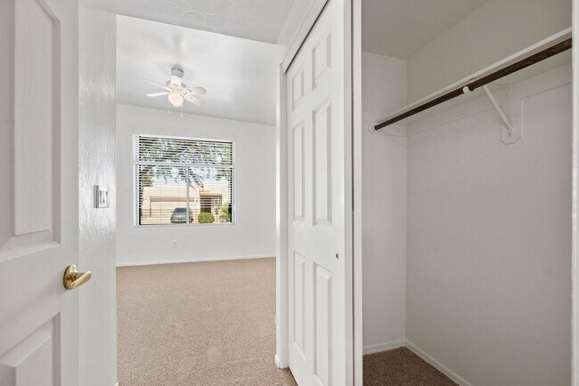 Building Photo - Santa Fe Home in Silverado Hills with Pool!