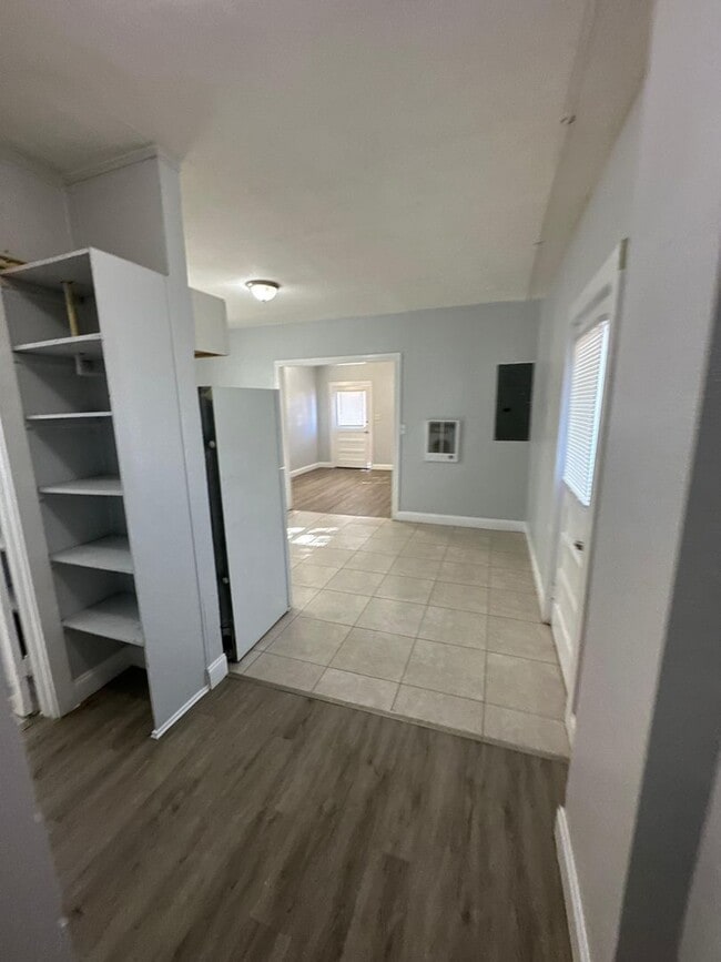 Building Photo - Fully Renovated 2/1-Single Family  Available for Immediate Rent!