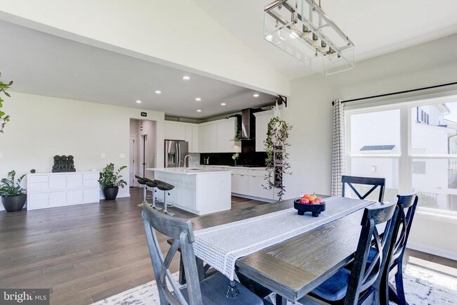 Building Photo - 41355 Tarragon Leaf Dr