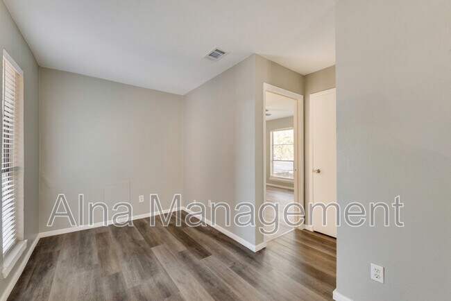 Building Photo - 8110 Skillman St