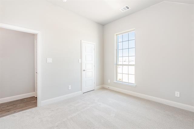 Building Photo - 630 Crystal Lk Ln