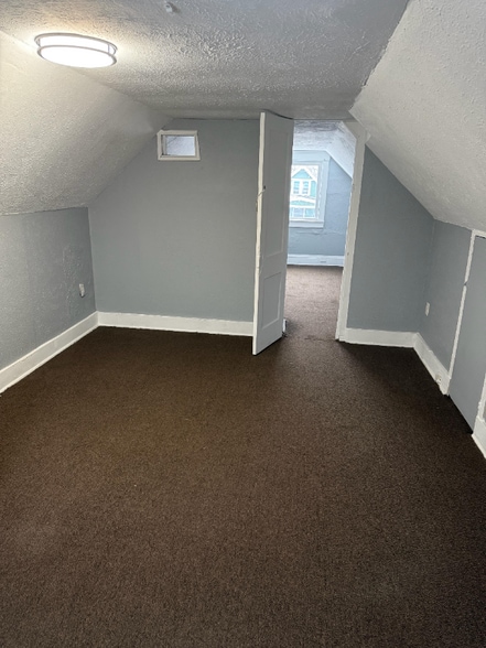 Building Photo - 12617 Griffing Ave