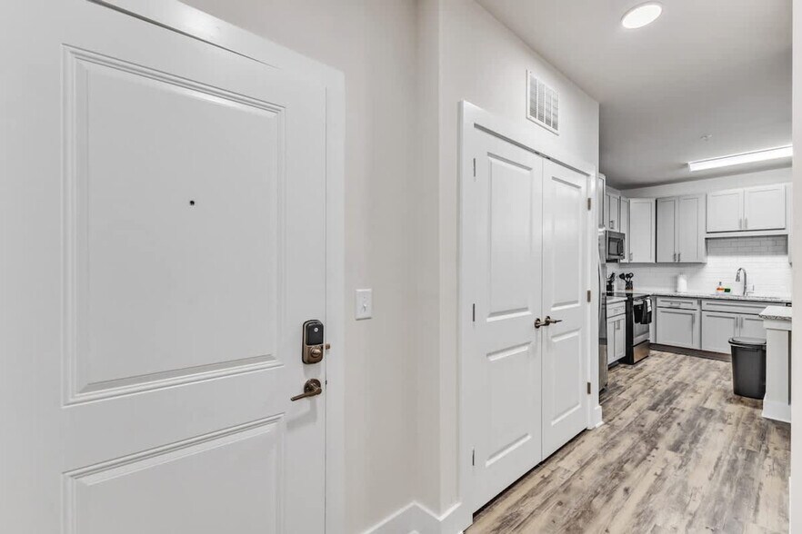 Building Photo - 514 Pleasant Dr