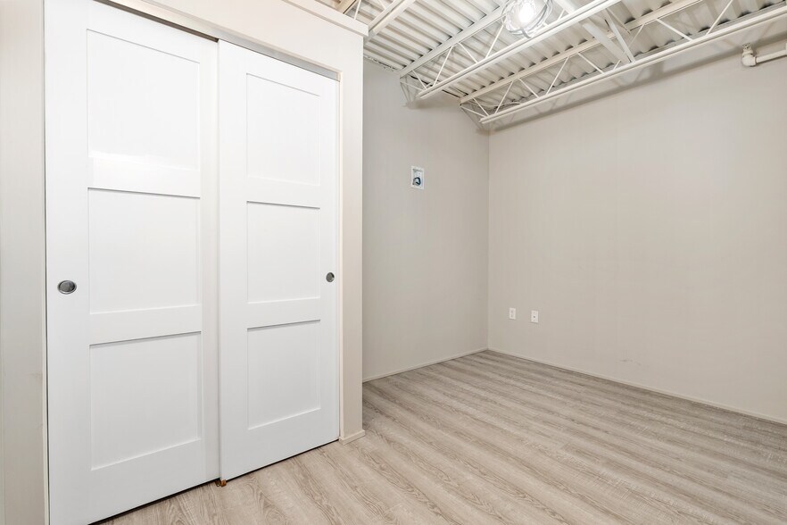 Building Photo - 367 Auden Ave