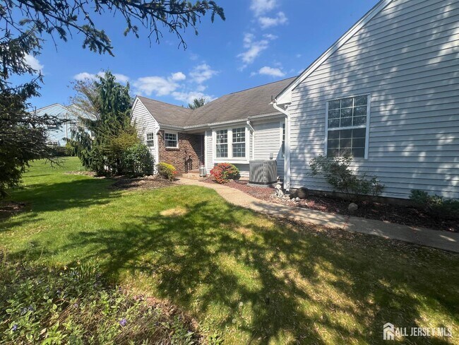 Primary Photo - 16 Canterbury Dr