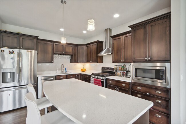 Building Photo - 5811 Levitan Ln
