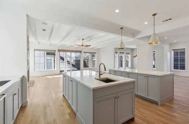 Building Photo - 5800 Goodwin Ave