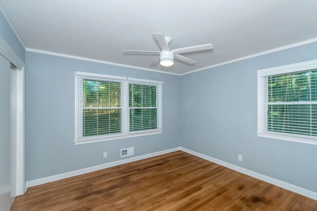 Building Photo - Spacious Family Home in 30311