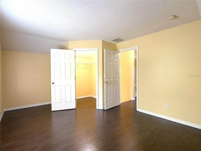 Building Photo - 781 Palmera St