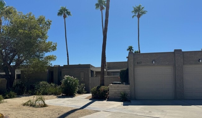 Primary Photo - 837 N Calle De Pinos
