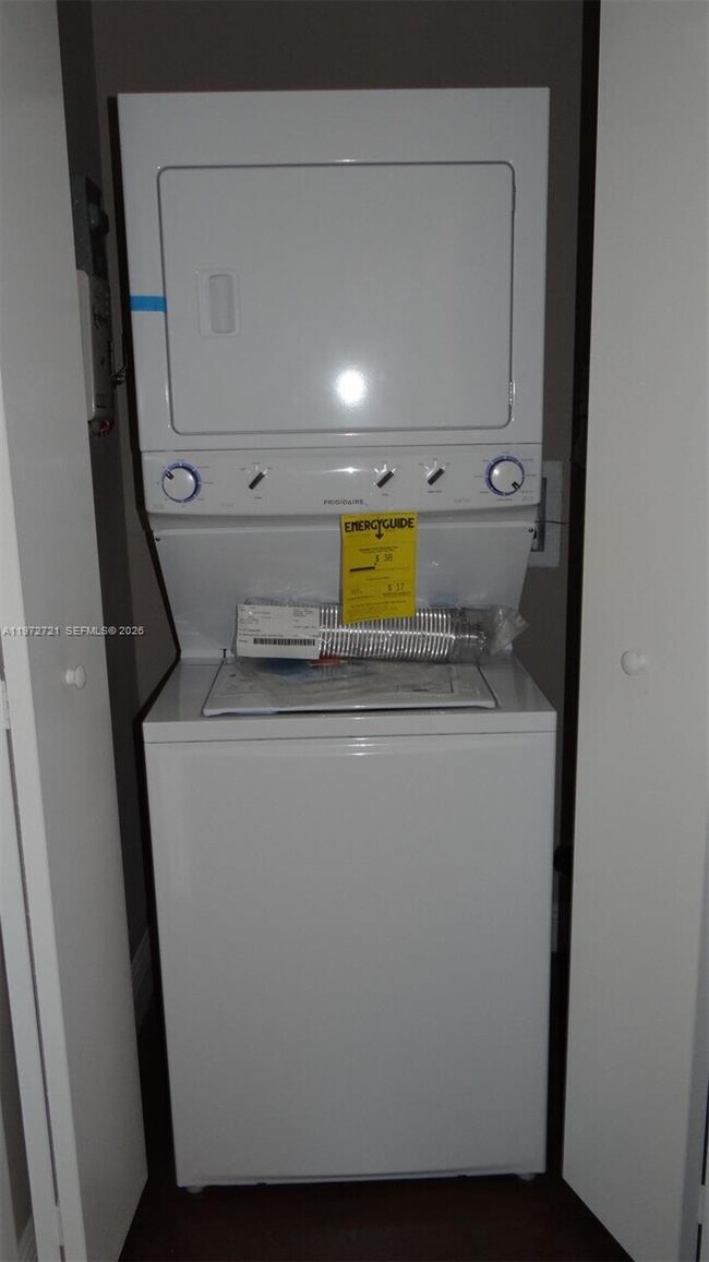 Building Photo - 1469 SW 5th St