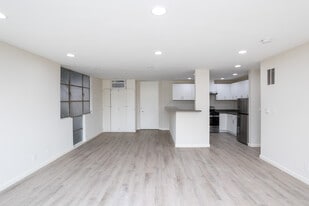 Building Photo - 932 Maltman Ave.