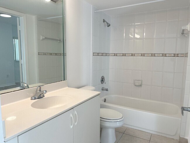 Building Photo - "Modern 2 Bed/2 Bath Condo in Prime Miami ...